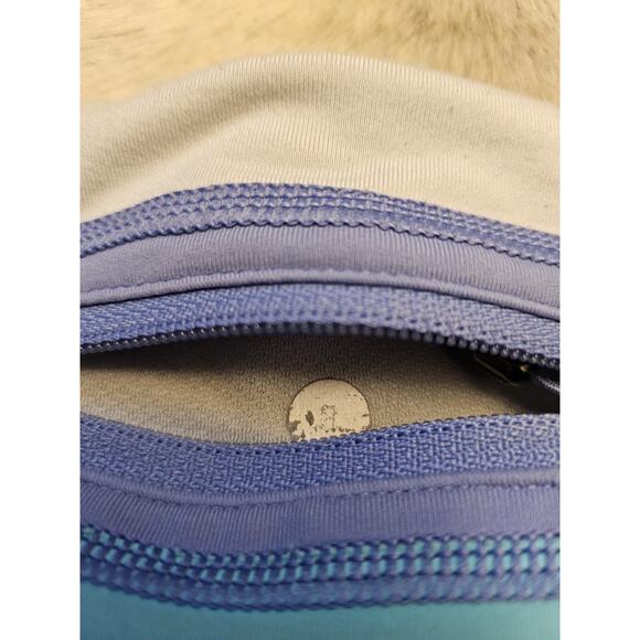 Lululemon Leggings Womens Size 8 Black Multicolor Waistband Crop Capri Back Zip - Picture 4 of 4